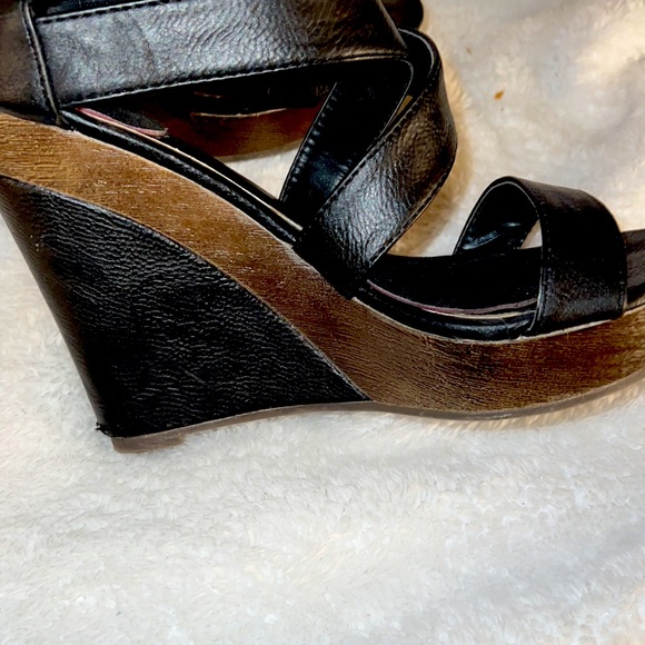 Bucco Capensis “Litty” wedge heel - Picture 2 of 2